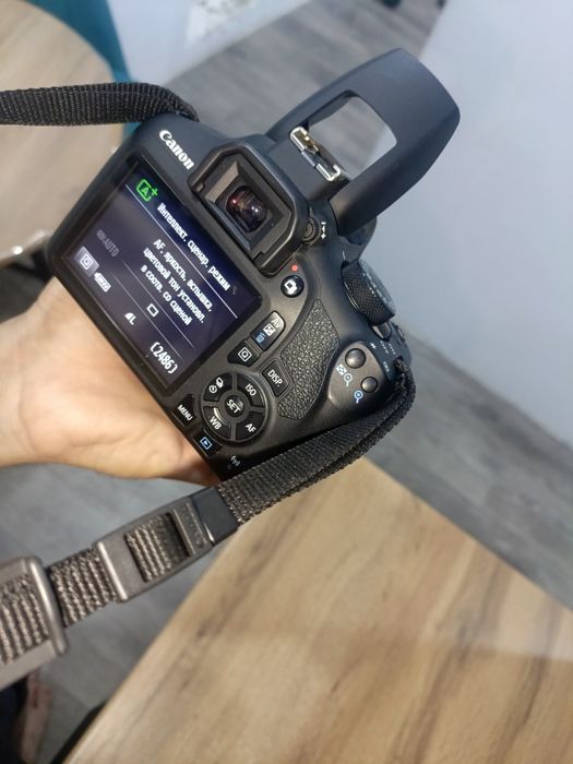 Фотоаппарат зеркалка. Canon 1300d