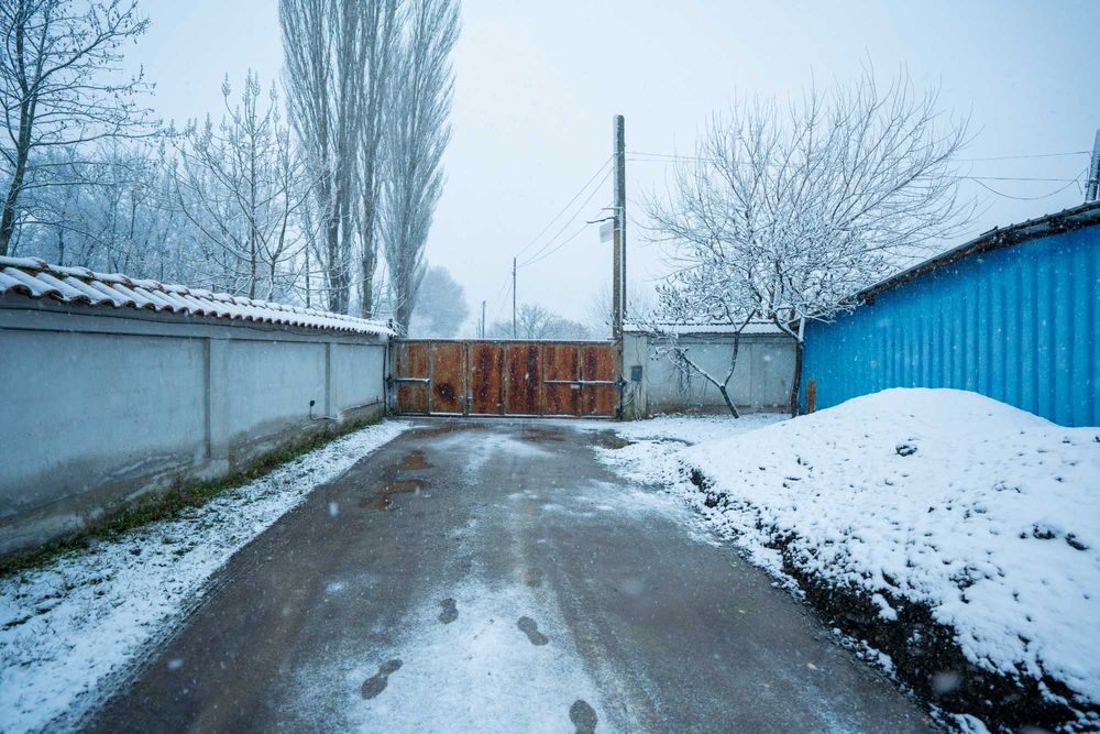 Дава се под наем Промишлена сграда в с. Войводиново, Област Пловдив - 350 кв.м за 698.19 € - Снимка #1