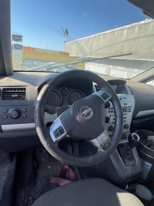 Опел зафира 1.6 бензин 2009г  на части