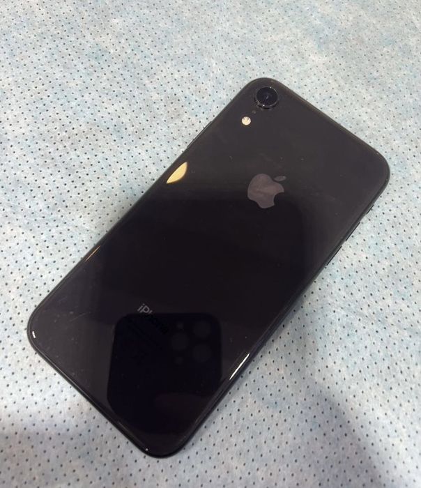 Продам iPhone XR 64гб
