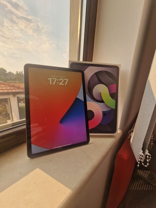 Ipad air 4 gray Wi-Fi на 6 месеца