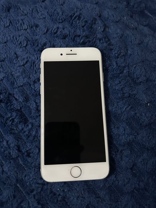 Vand iPhone 7 perfect functionabil