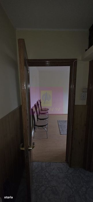 Apartament cu 3 camere de vanzare in Campina, central