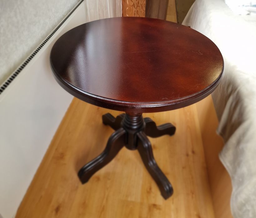 Дървена масичка от Орешака