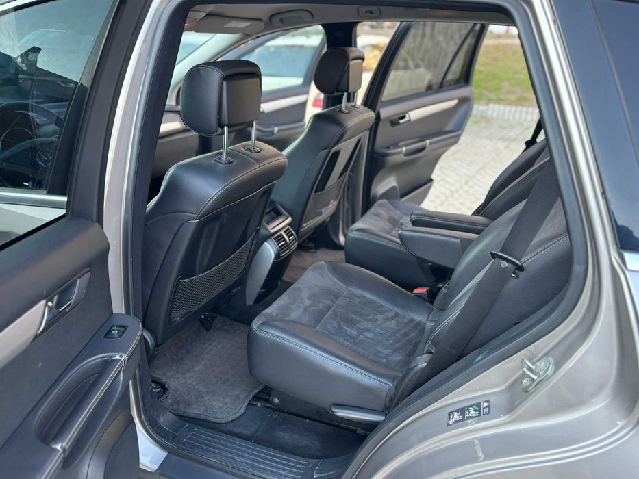 Mercedes-Benz R 320 W251