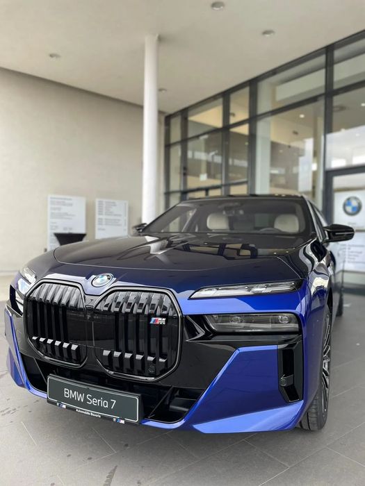 BMW M7 BMW M760e xDrive Sedan Individual Bicolor