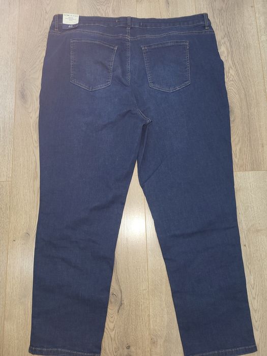 Женскин джинсы новые