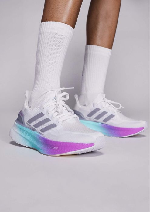 Беговые кроссовки Adidas Ultraboost 5