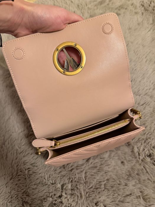 Нова чанта pinko