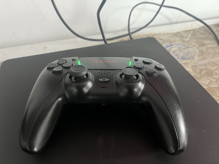 Vand playstation 4 slim