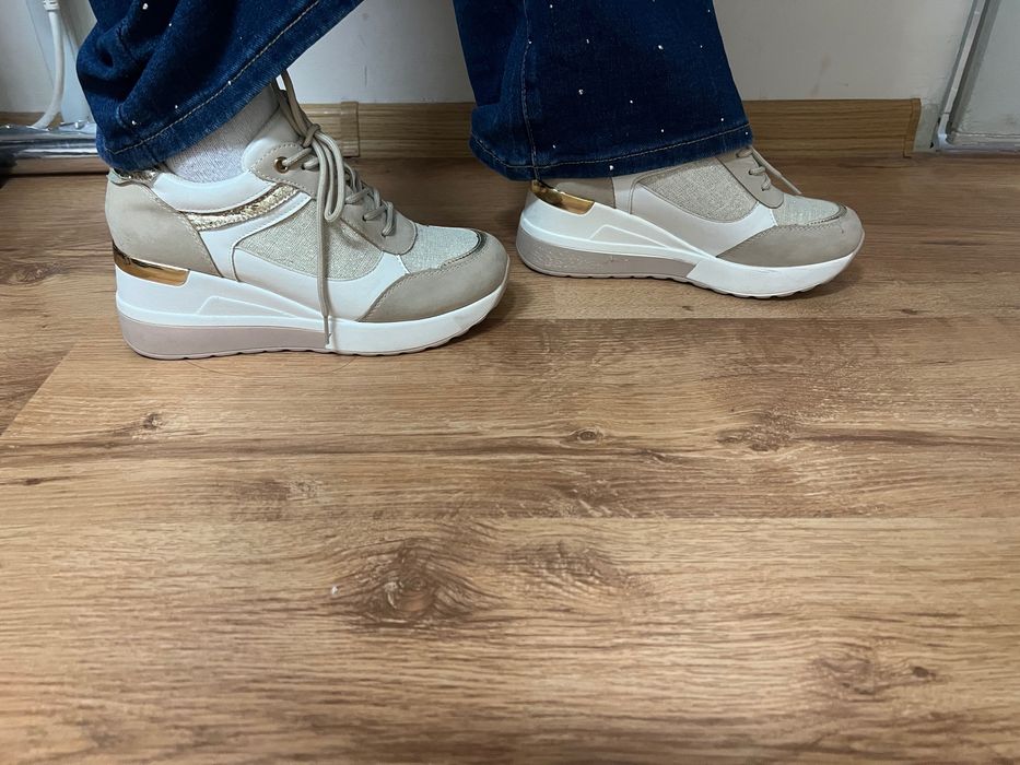 Маратонки на платформа