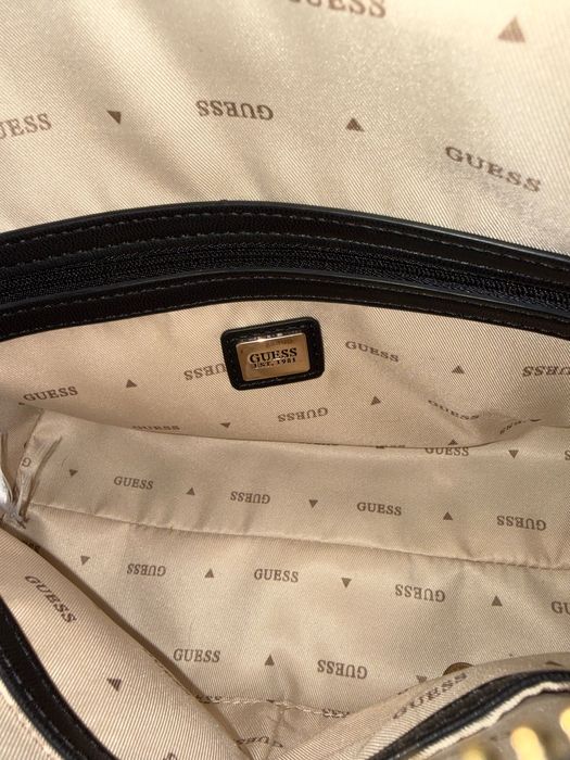 Дамска чанта Guess