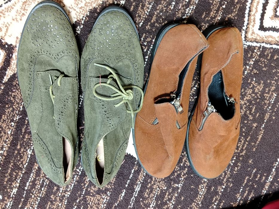 Женская обувь р 39-40,цена за 2 пары 4000тг,новые