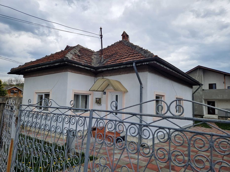 Casa de vanzare in statiunea Pucioasa