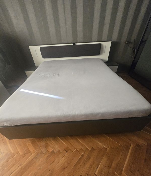 Продавам спалня с матрак