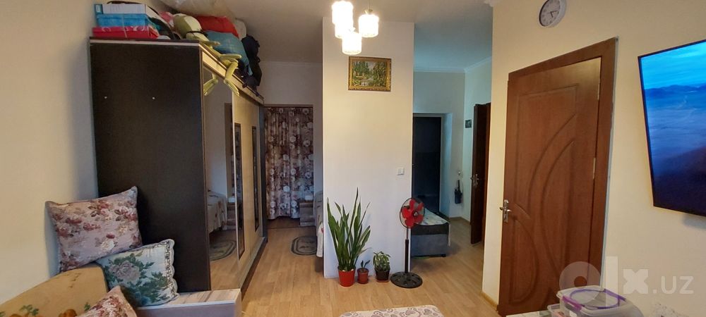 1 ком. квартира, 31 м². 1²/5/6. Сергели 3А, Янгихает р-н. Дом кирпичн.