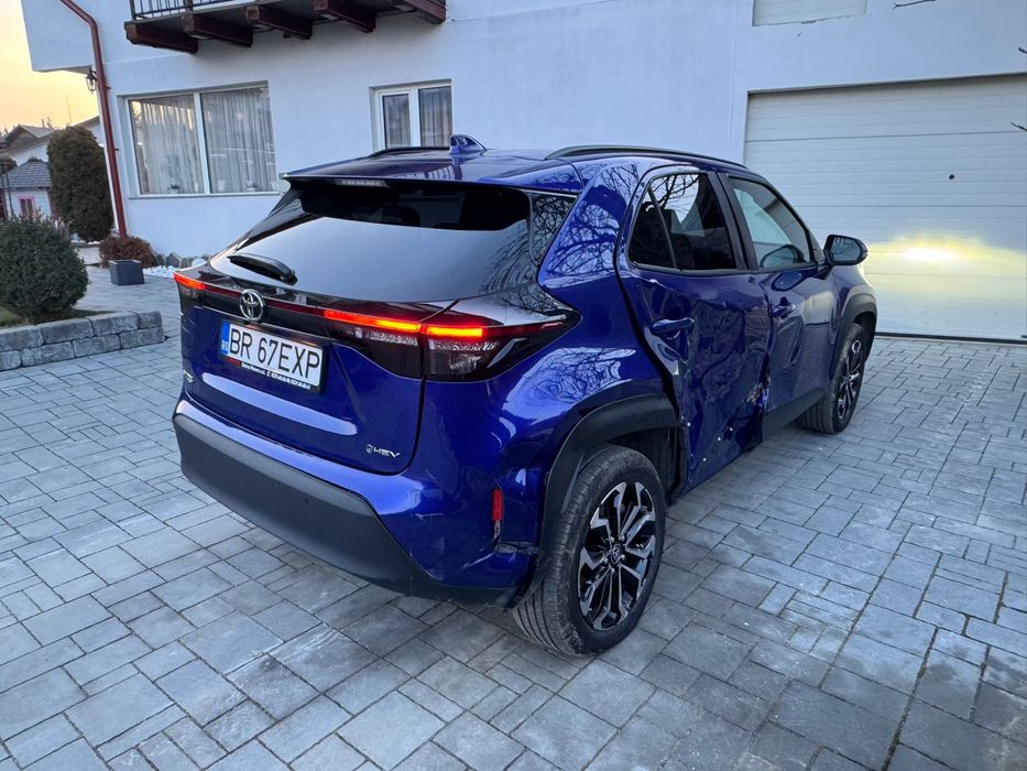 Toyota yaris cross avariat