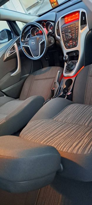 Opel astra j 2011,1.4 Turbo