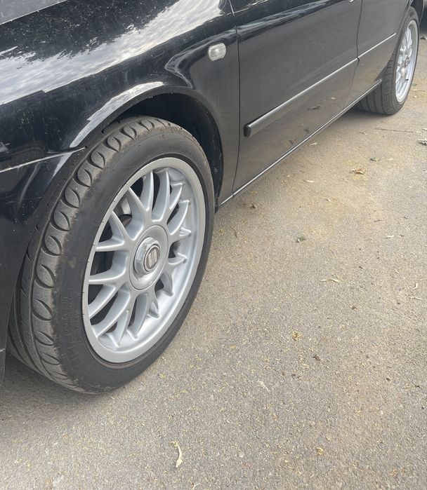 Seat Leon  1.M    1,6 бензин