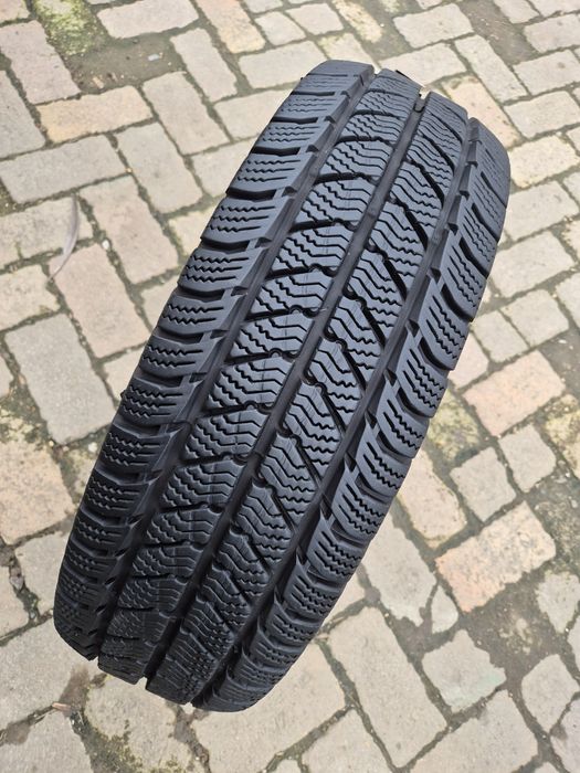O bucată 225/75 R16C M+S iarnă - una Lassa Semperit Vredestein Falken