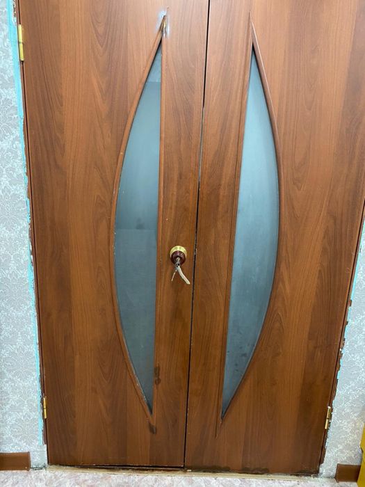 Продам двери межкомнатные,