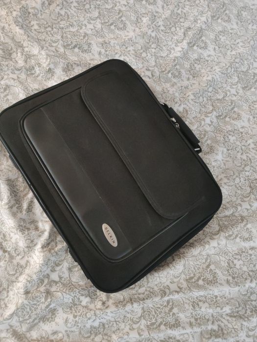 Vând laptob Toshiba