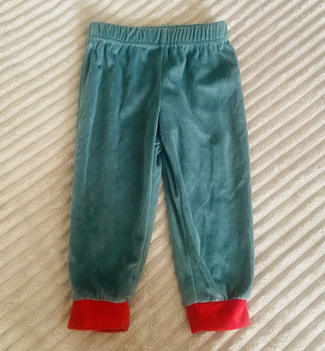 Продам новый костюм для девочки