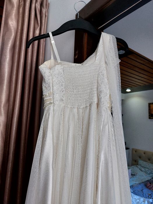 Продам выпускное платье на девочку