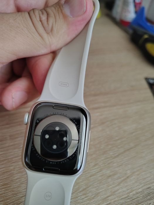 Apple Watch S9 41MM без забележка по него.