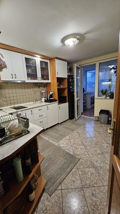 4-стаен апартамент, Колхозен пазар