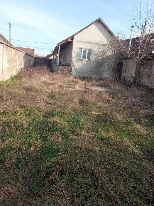 Vand  casa cu teren de 1400 mp direct de la proprietar