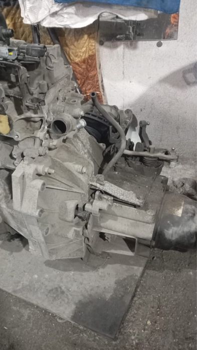 Продается двигатель с коробкой