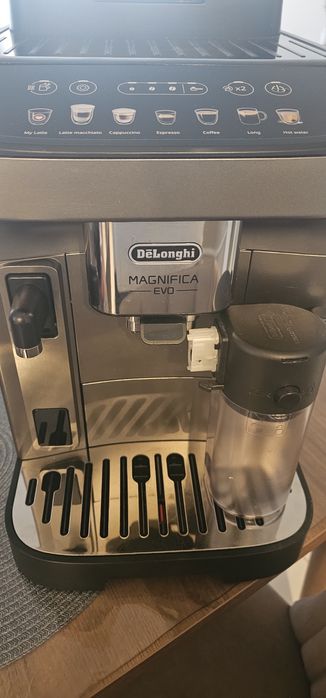 Кафе машина Delongi