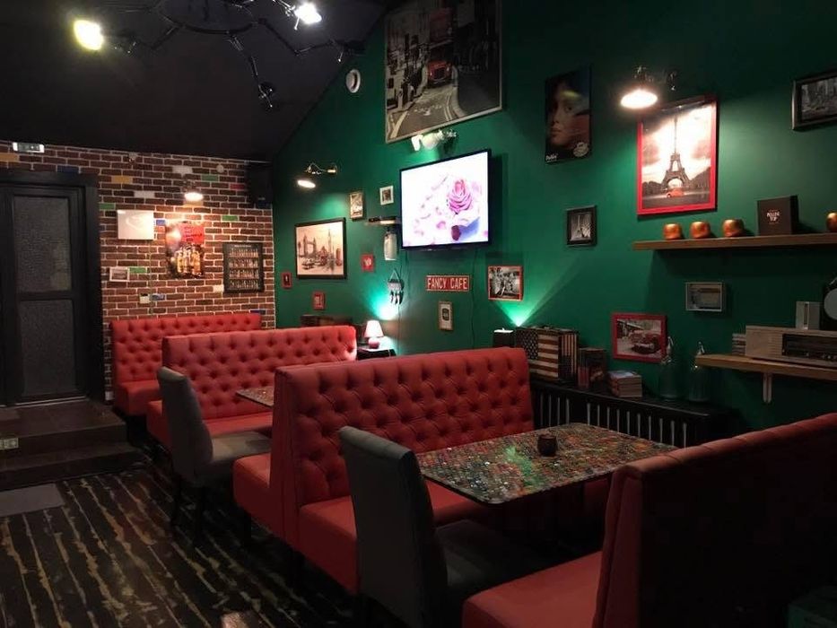 Blaturi  mese din rasina epoxidica cu capace de bere