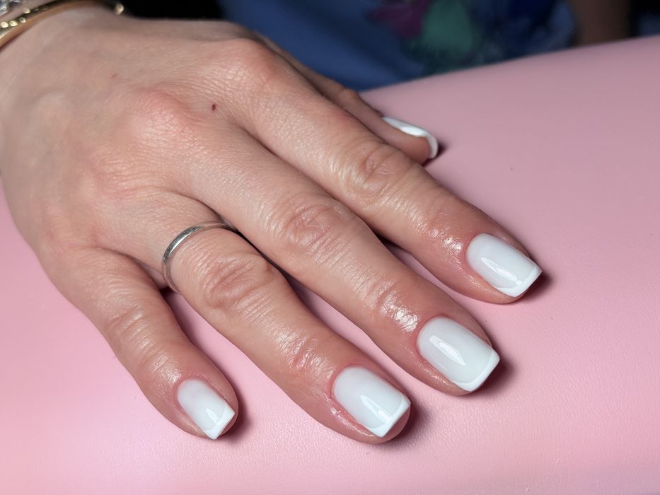 Unghii cu gel/ semi cu apex/ pedichiură estetică Sectorul 1