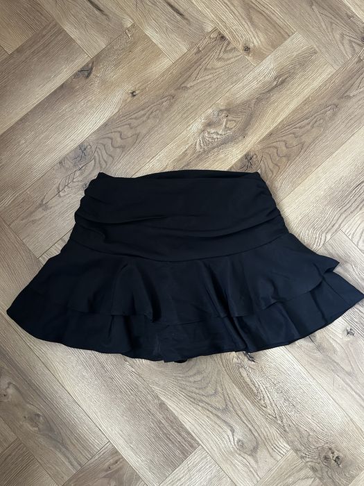 Черна поличка Zara