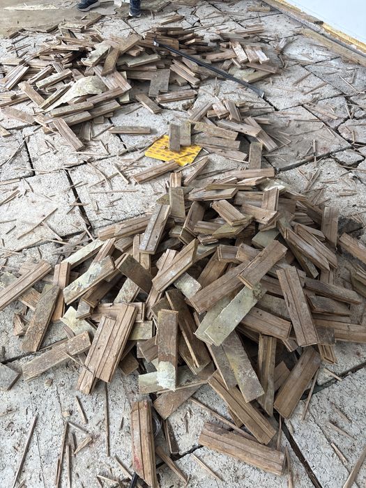 Deseu parchet pentru foc aproximativ 4 mc