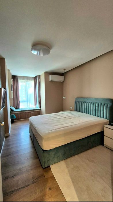Дава се под наем 3стаен апартамент 100кв.м с подземен гараж 30кв София кв.Кръстова вада.