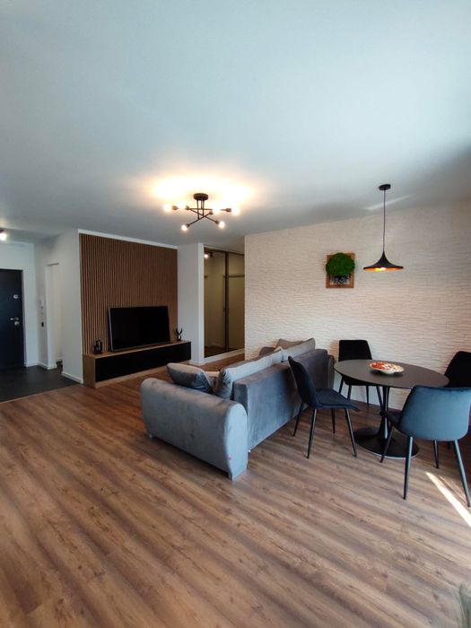 De inchiriat  apartament  cu 2 camere, parcare, full dotat