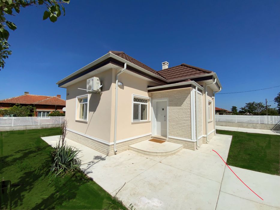 Продава се Къща в Добрич, в.з. Лозята - 80 кв.м за 3313 €/кв.м - Снимка #1