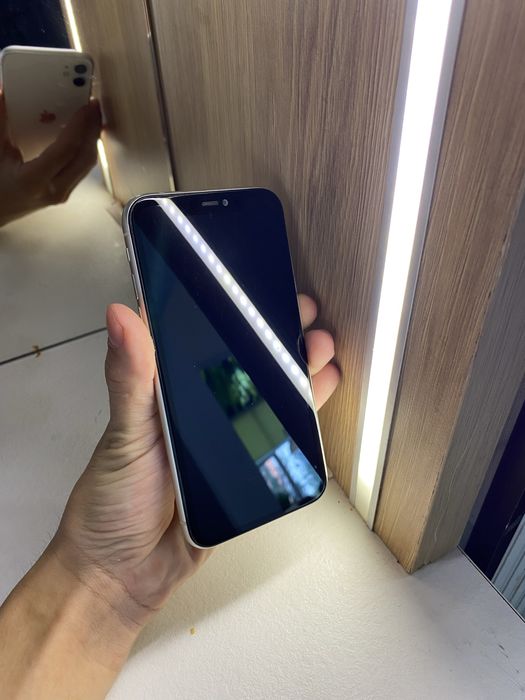 Продам Iphone 11