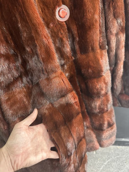 Норковая шуба в красивом цвете