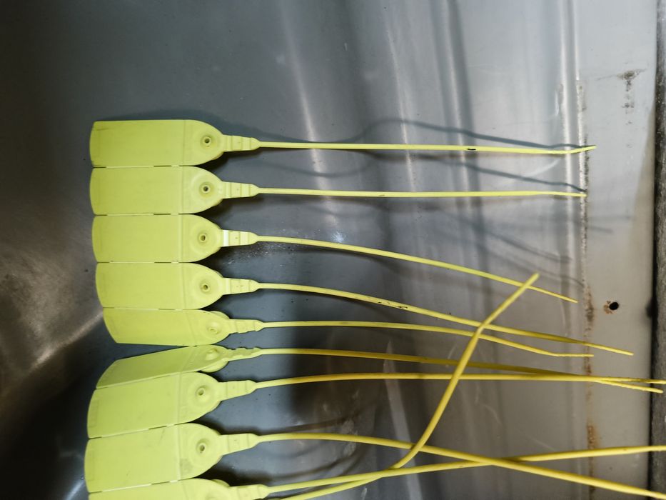 Пломбы пластиковые