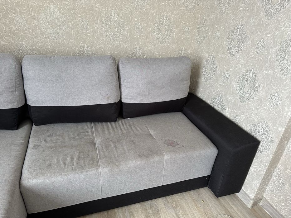 Диван госттнный