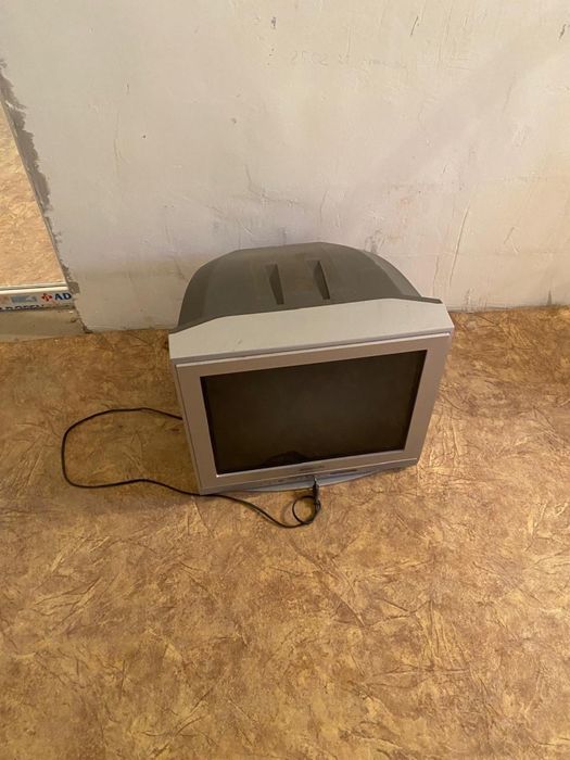 Телевизор старый
