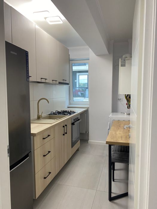 Închiriez apartament