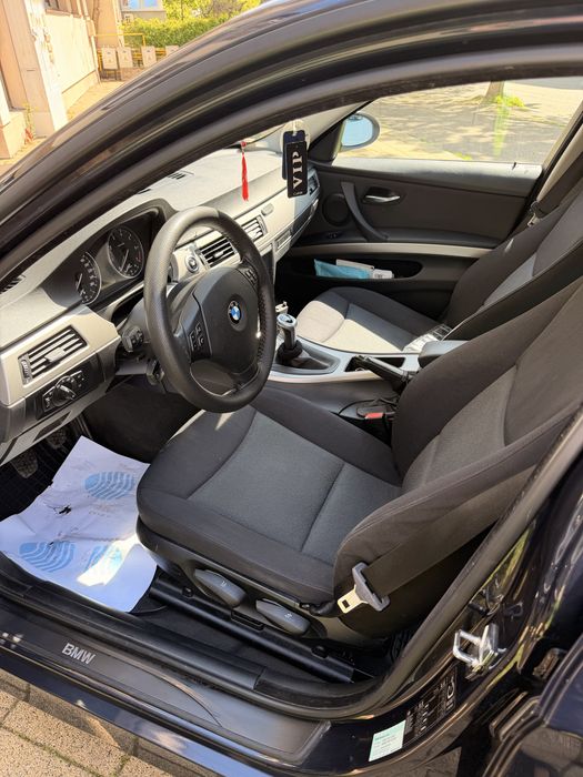 BMW318i E 90 facelift 2008/143CP benzina