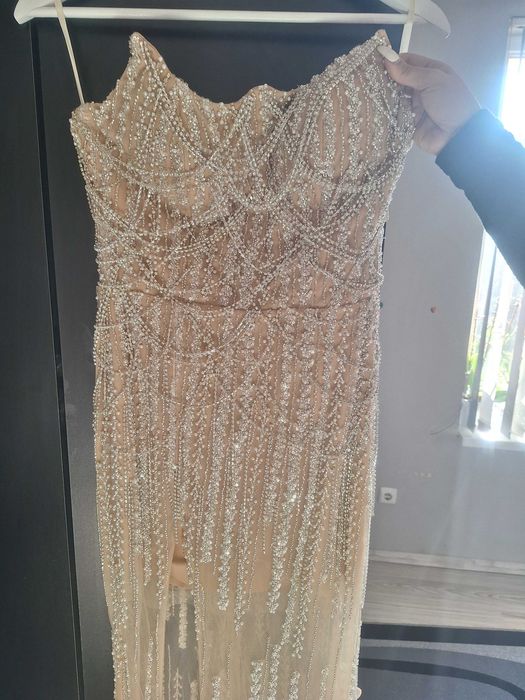 Продавам ръчно изработена бална рокля размер xs/s