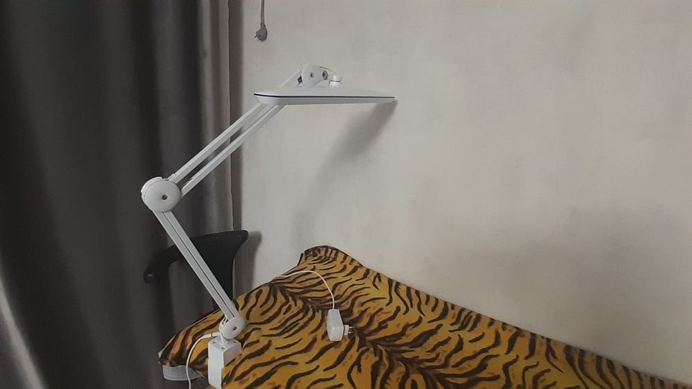 Кушетка, лампа, стул, столик