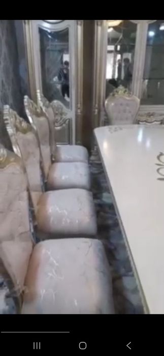 Mehmonhona uchun mebellar sotiladii